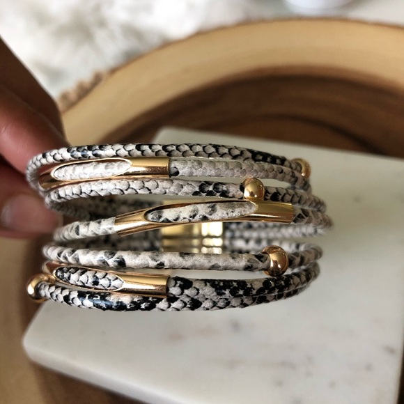 Snake 🐍 Print Bracelet - Picture 5 of 6